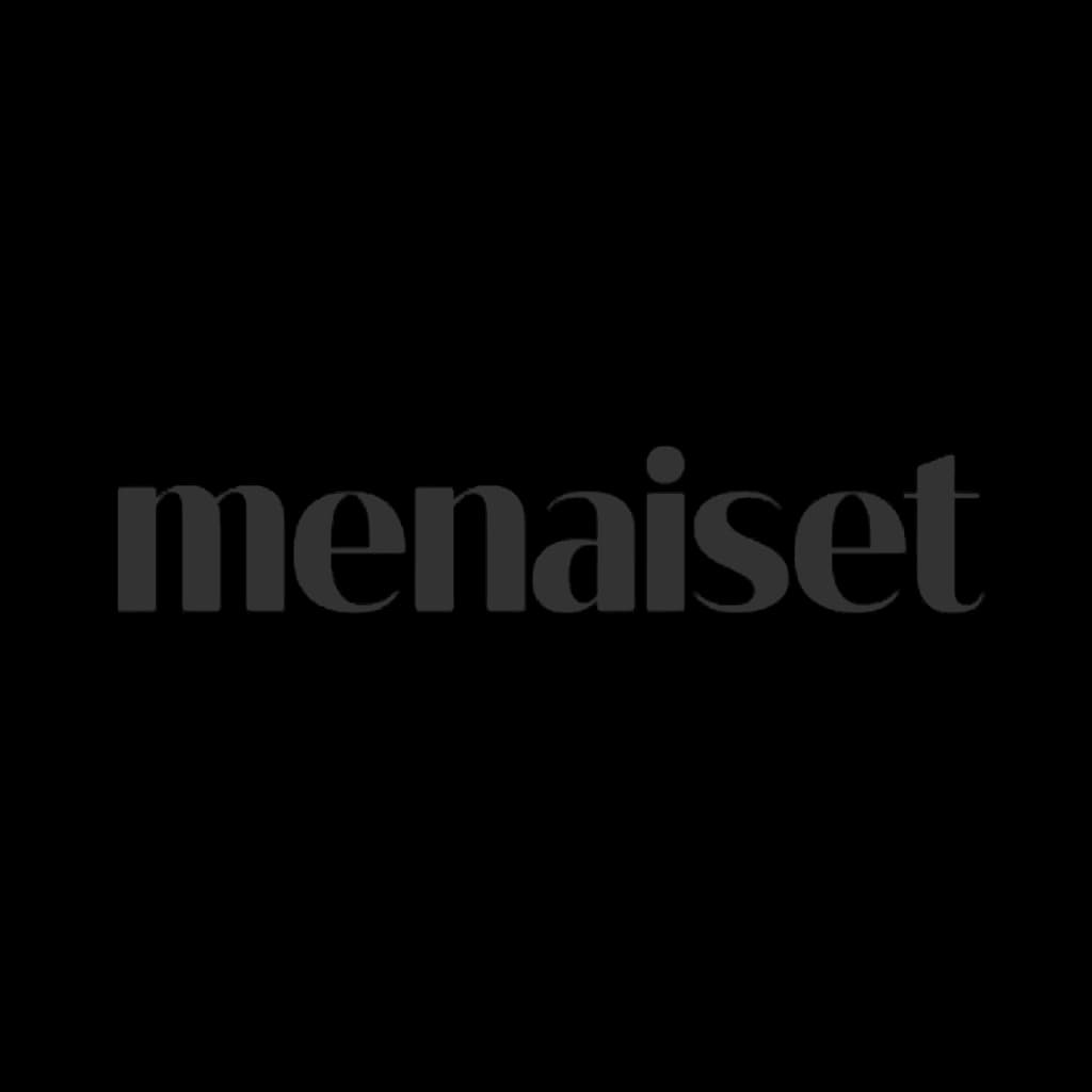 Me Naiset logo